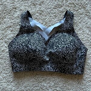 Lulu 38DD Like New- Never Worn Sports Bra